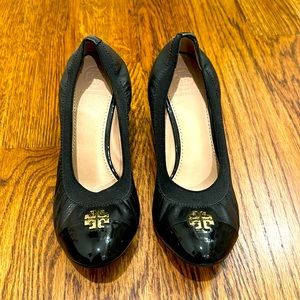 NWOT Tory Burch Jolie Black Leather Heel, Size 7